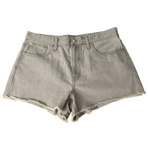 Madewell ~ Grey Relaxed denim shorts ~ slight frayed hem ~ size 32